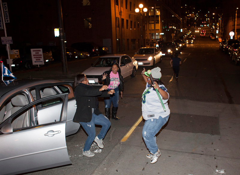 Illustration for article titled Shirtless, Drunk, And Champions: Scenes From The Seattle Celebrations
